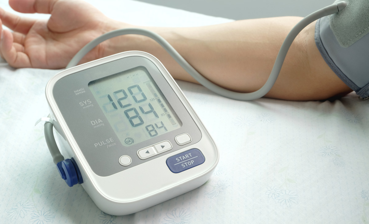 فحوصات الضغط والسكر في المنزل